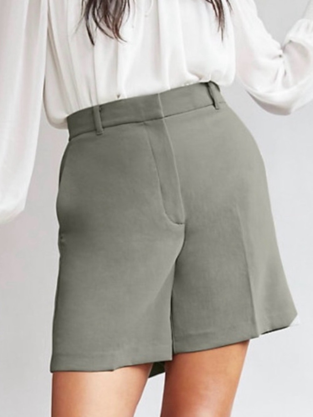 Aritzia Wilfred High-Waist Olive Tailored Shorts